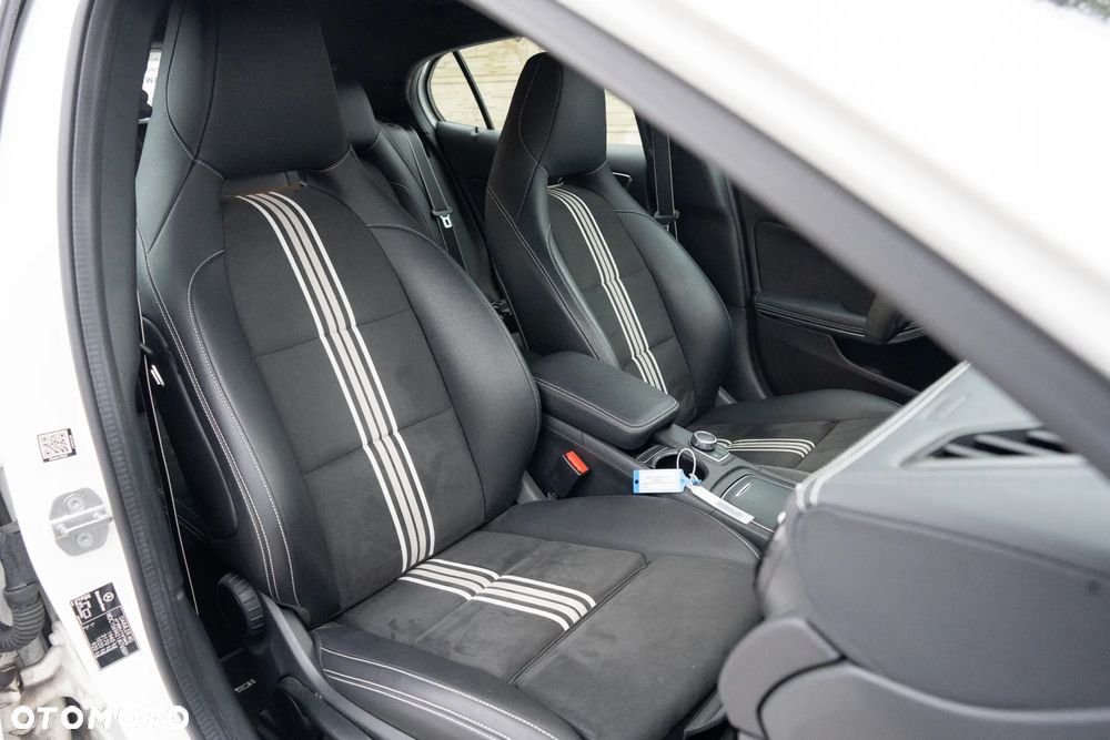 Mercedes-Benz GLA 180 7G-DCT Edition 1 - 12