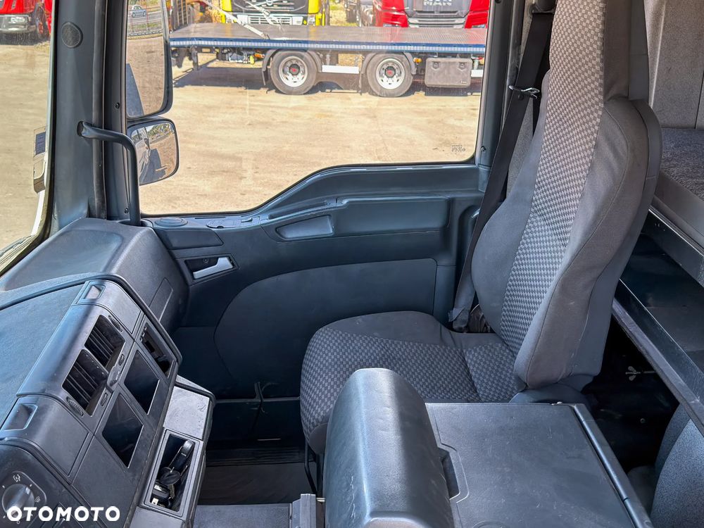 MAN TGA 41.430 * Skrzynia 6,90 m + HIAB 700 E-6 + PILOT / 8x4 - 11