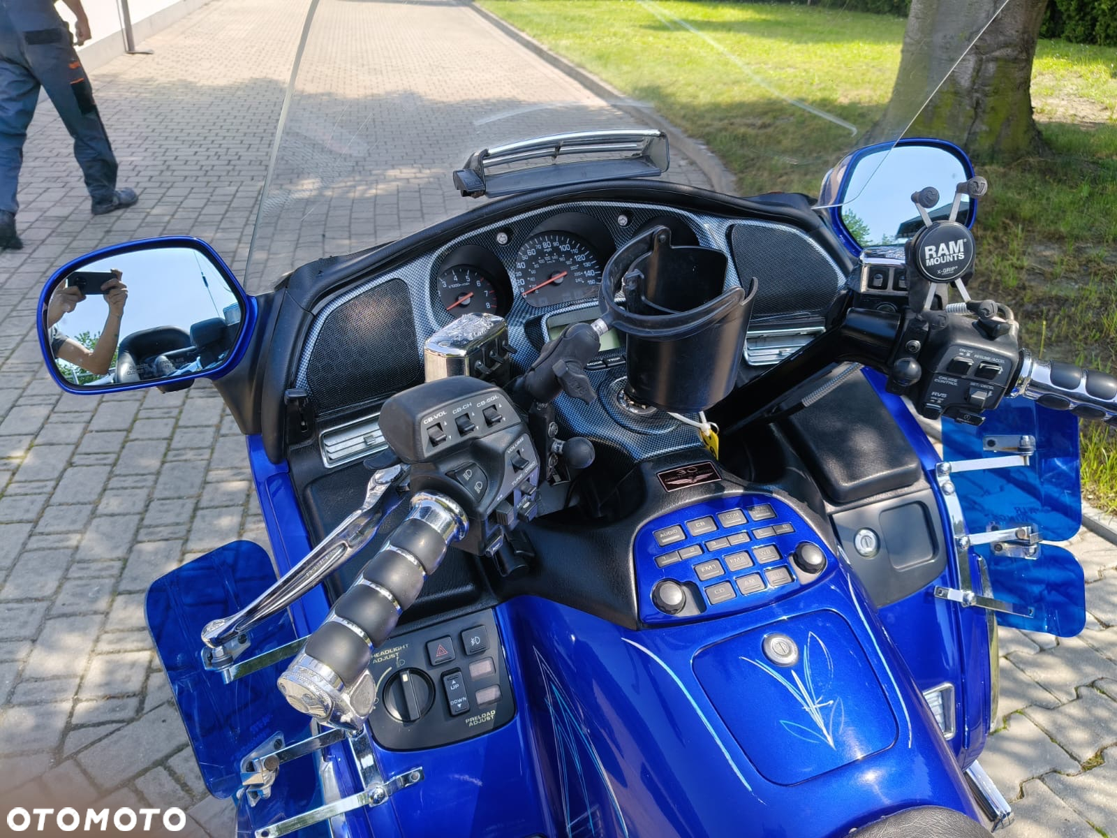 Honda GL - 24