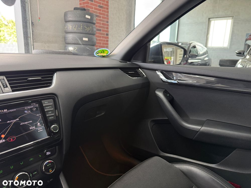 Skoda Octavia 2.0 TDI DSG RS - 28