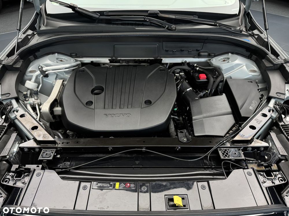Volvo XC 60 B4 B Essential - 22