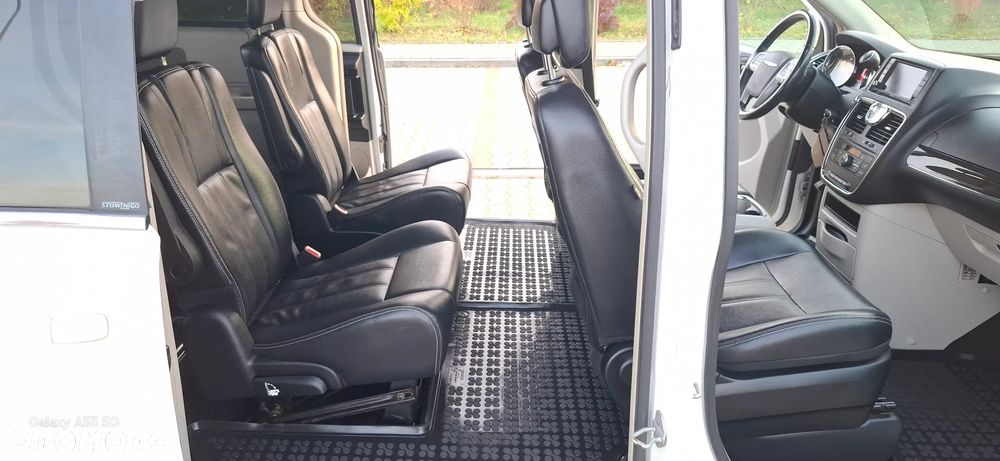 Chrysler Town & Country 3.6 Touring - 7