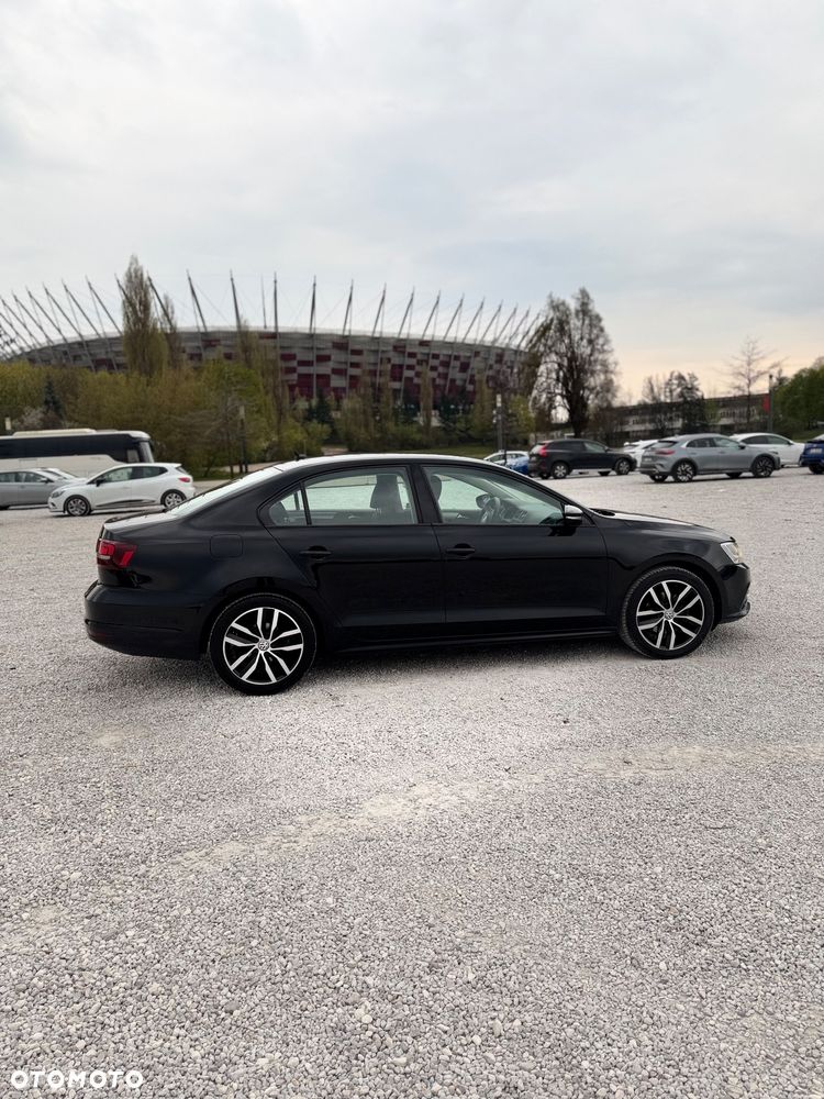 Volkswagen Jetta 2.0 TDI DPF BMT Trendline - 24