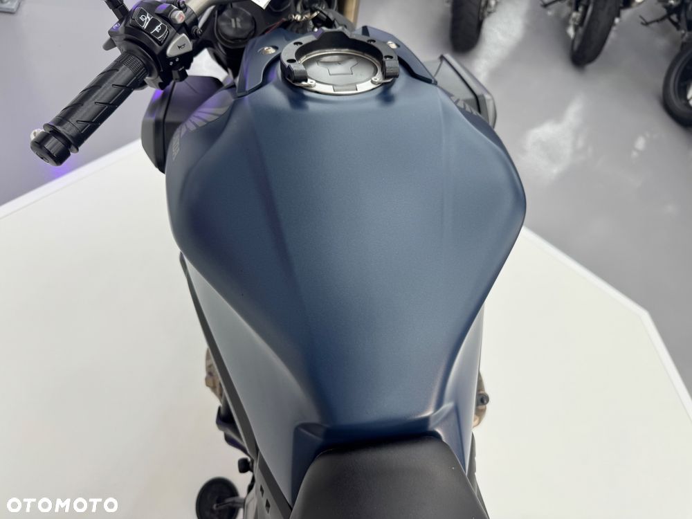 Honda CB - 23