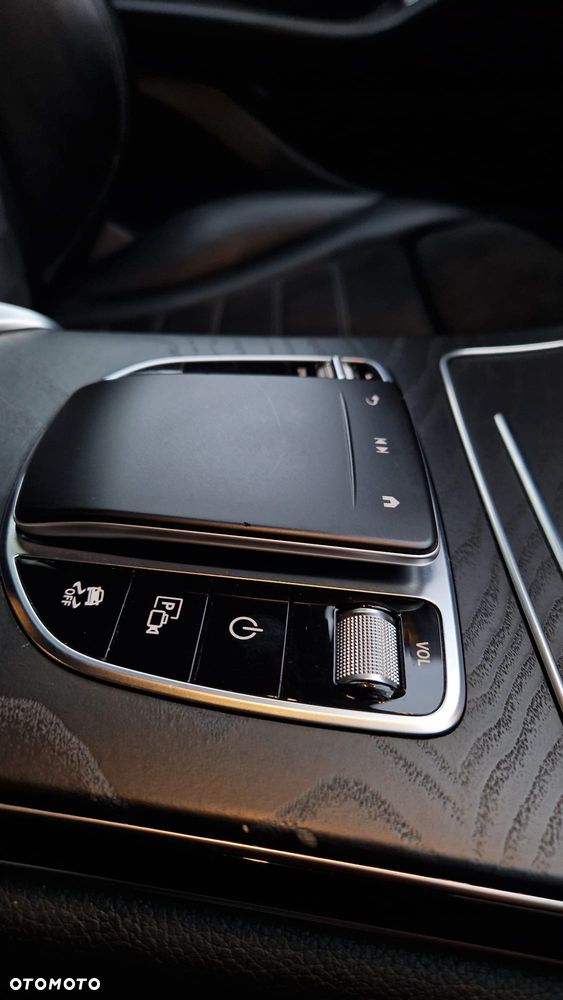Mercedes-Benz GLC - 7