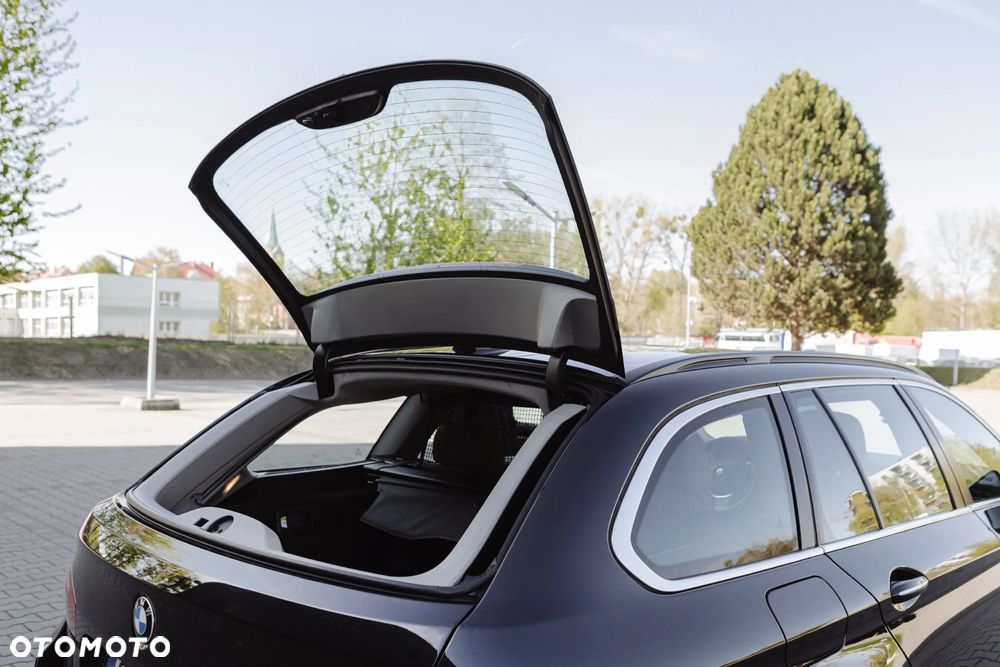 BMW Seria 5 520d - 30