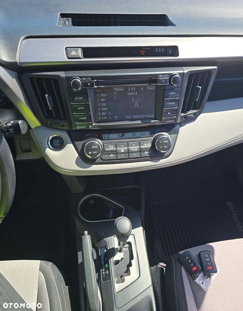 Toyota RAV4 - 6