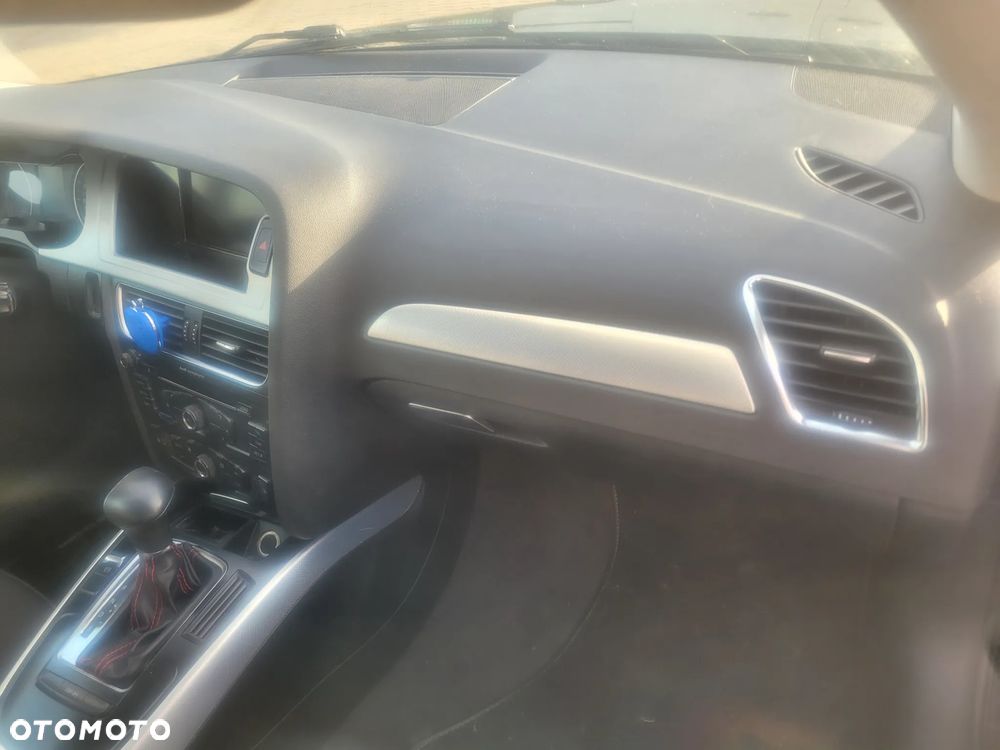 DESKA KOKPIT AUDI A4 B8 PASY - 1