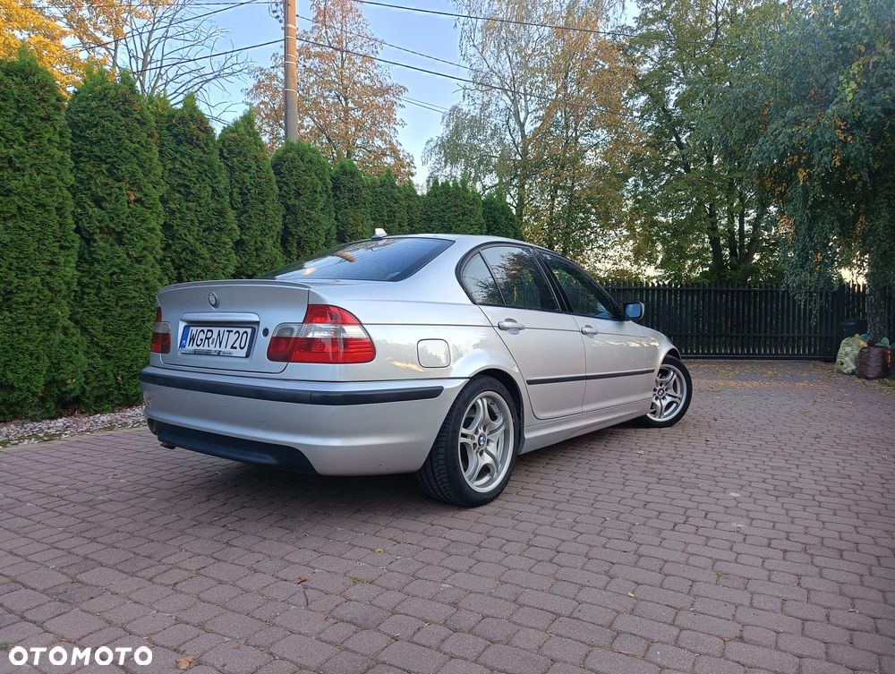 BMW Seria 3 2002 photo 3