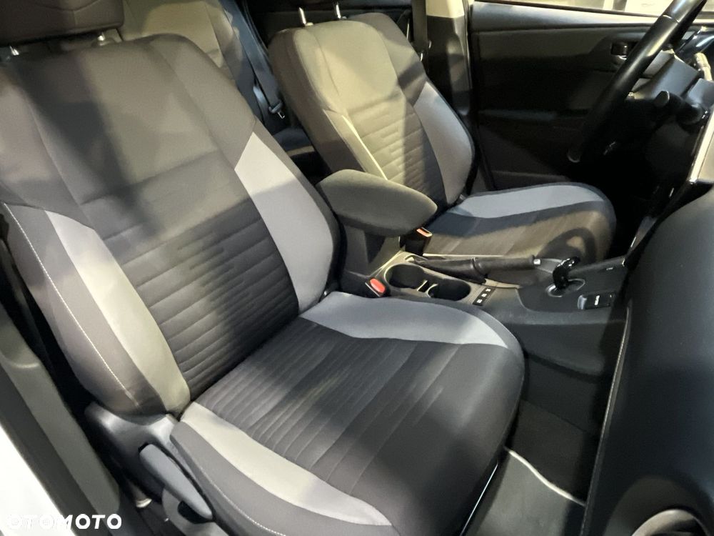 Toyota Auris - 18