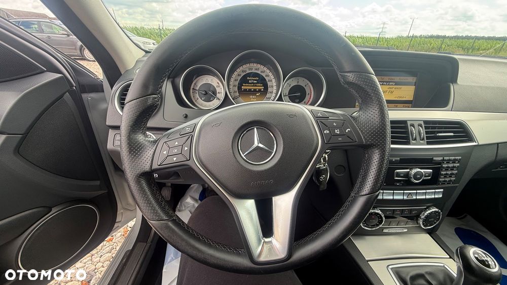 Mercedes-Benz Klasa C 220 CDI BlueEff Avantgarde - 14
