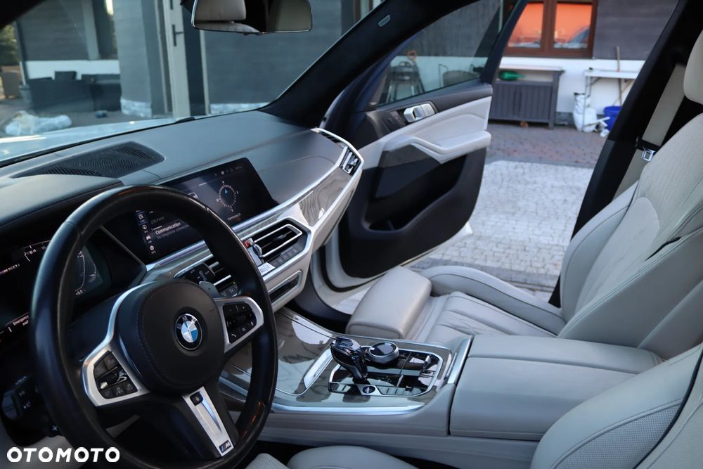BMW X7 M50i sport - 25