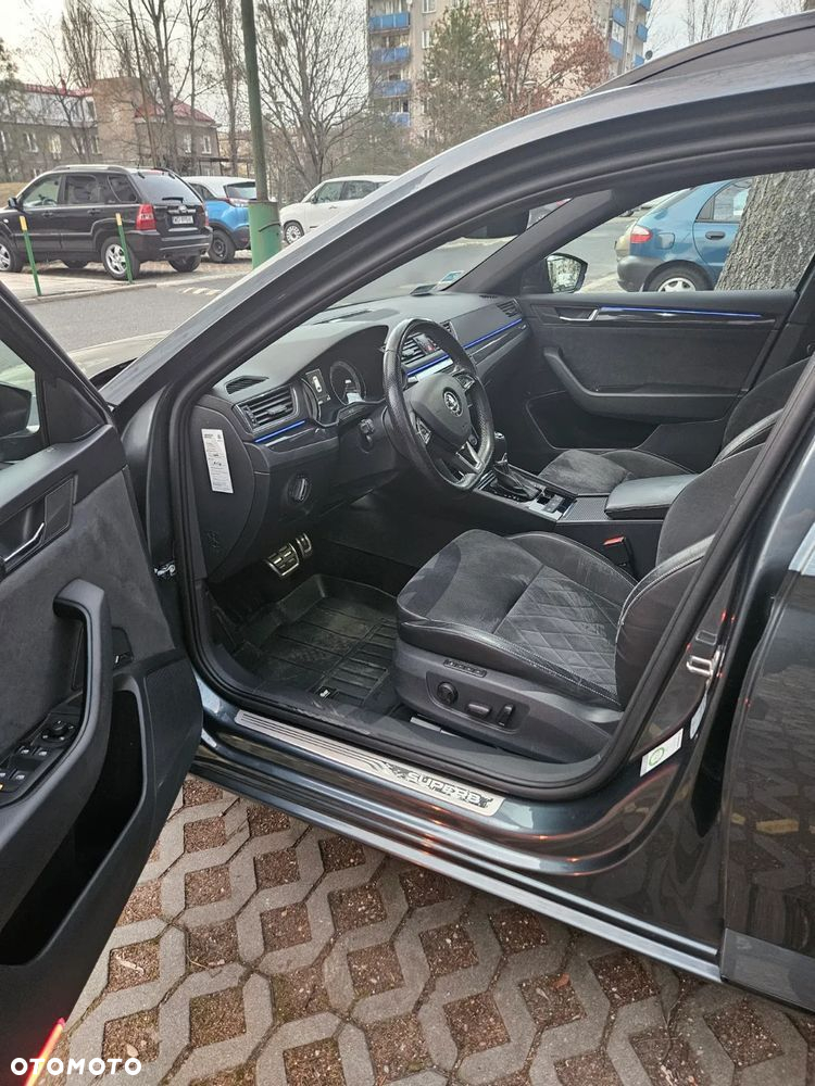 Skoda Superb 2.0 TDI SCR 4x4 Sportline DSG - 12
