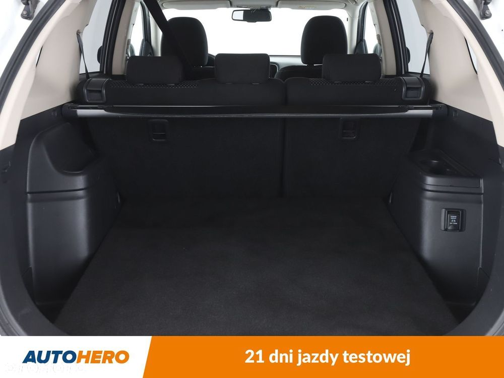 Mitsubishi Outlander - 17