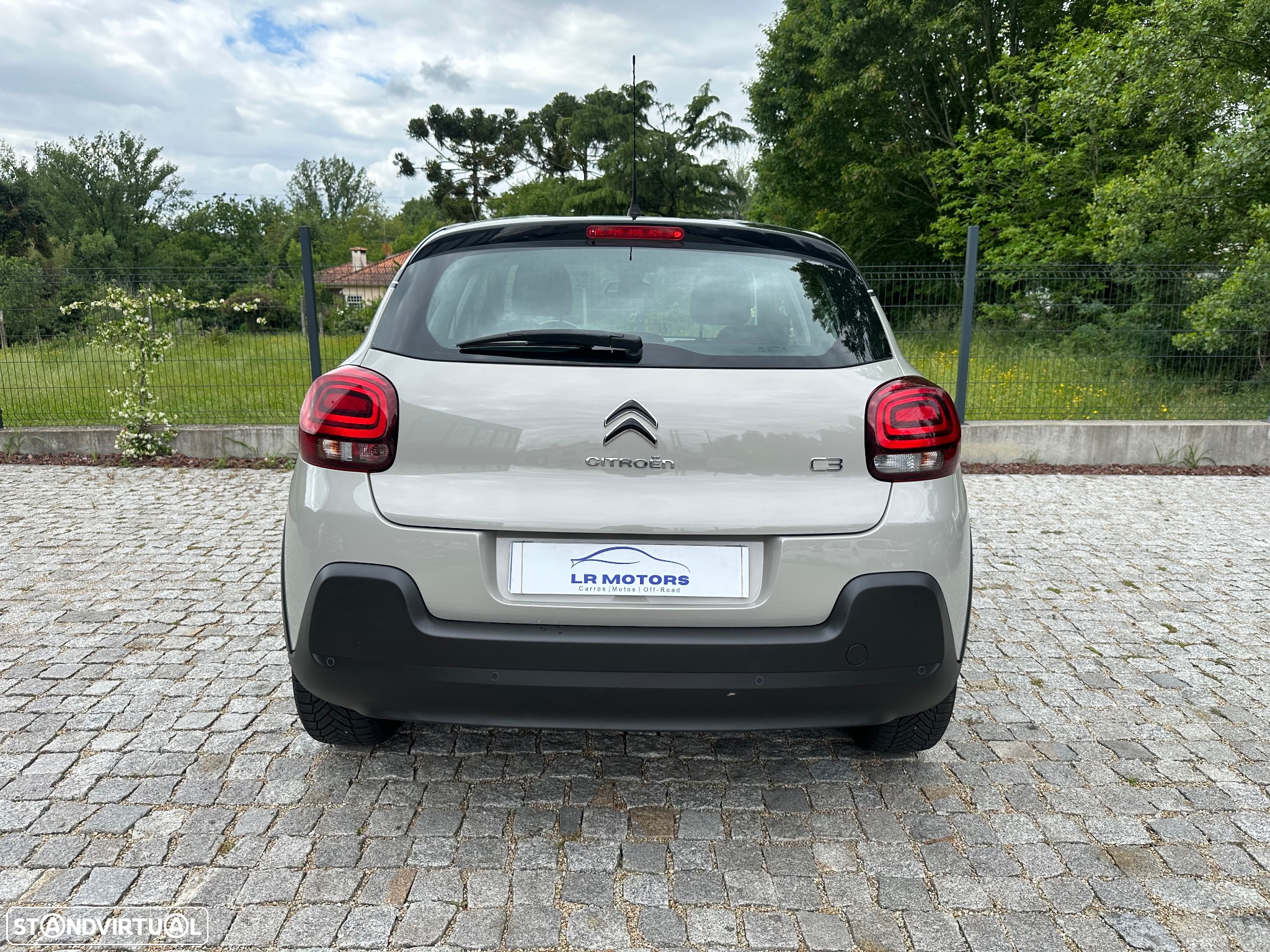 Citroën C3 1.2 PureTech Shine - 4