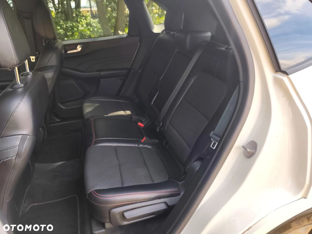 Ford Kuga 1.5 EcoBoost ST-LINE - 24