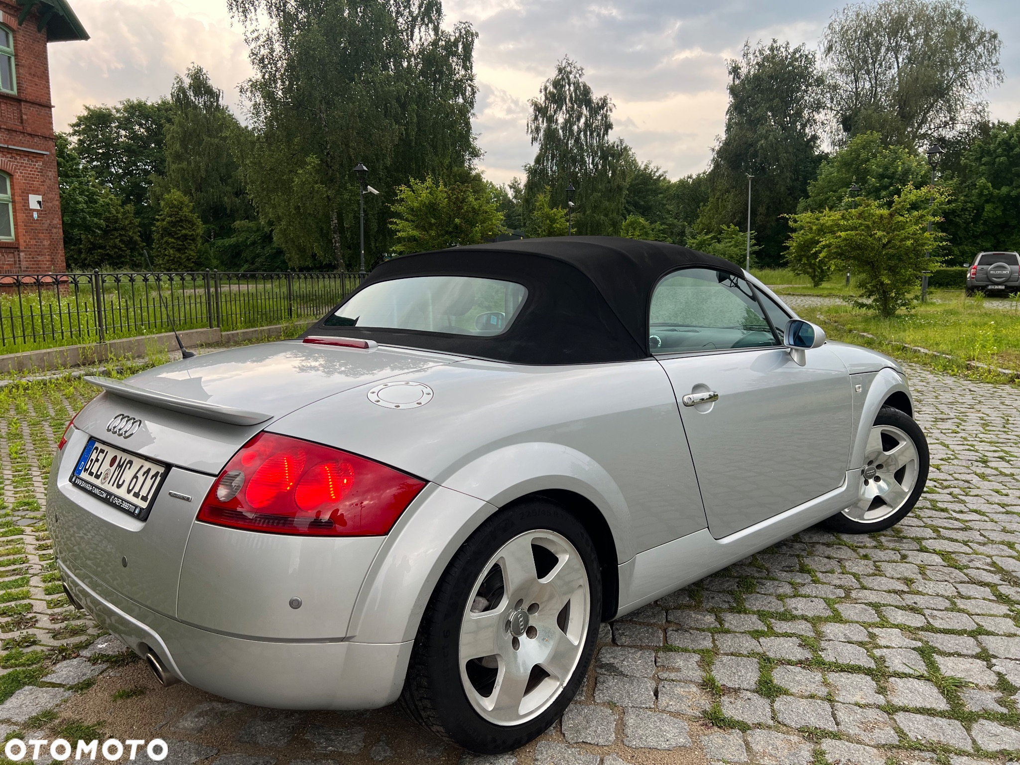 Audi TT Roadster - 4