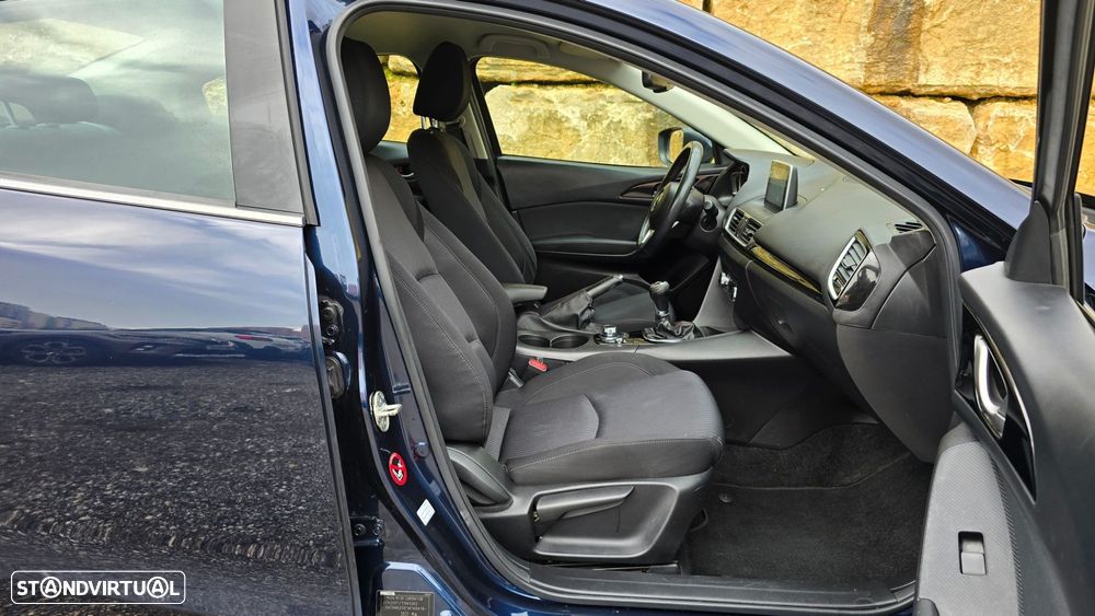 Mazda 3 Hatchback - 32