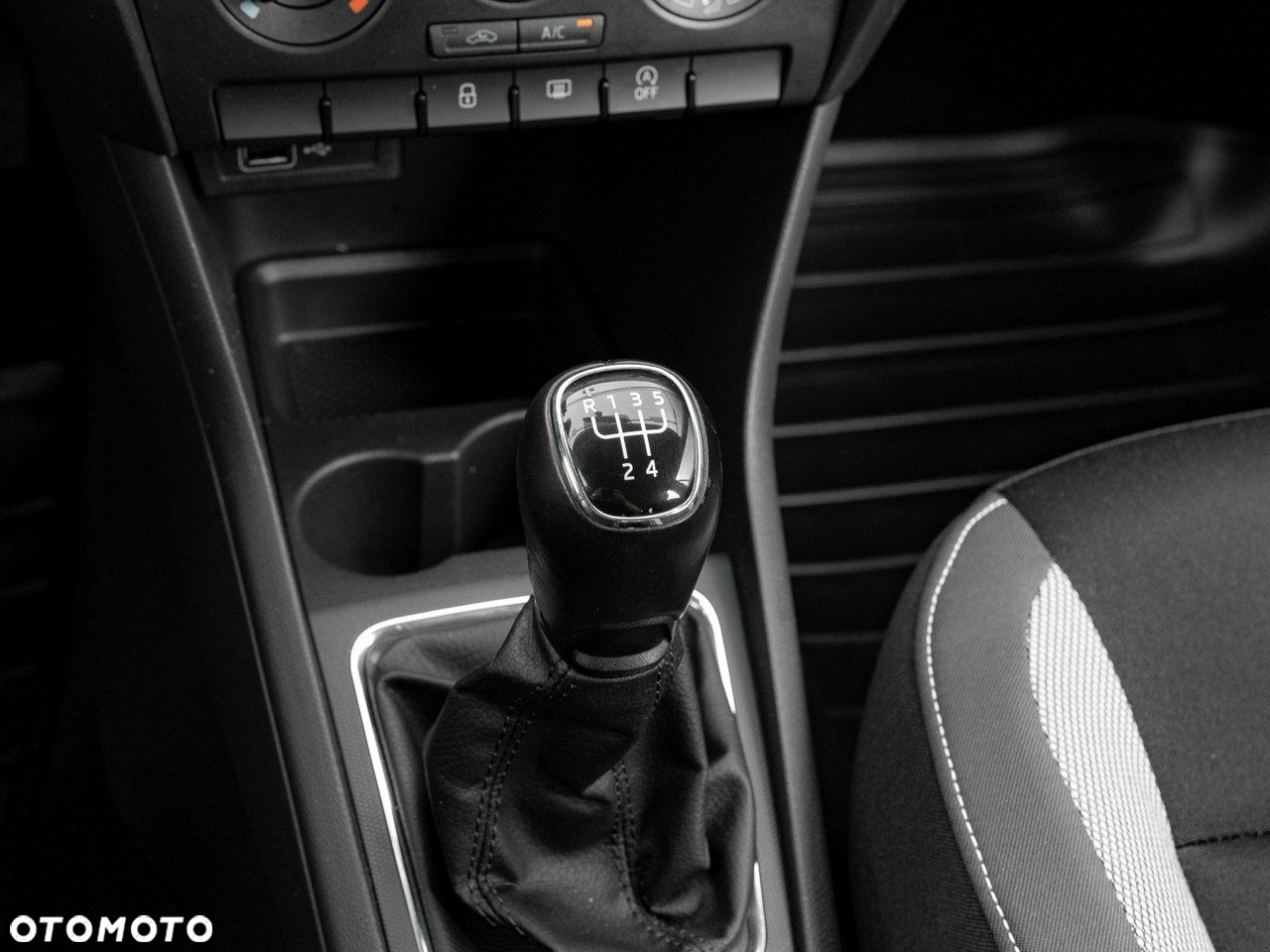 Skoda RAPID 1.0 TSI Ambition - 19