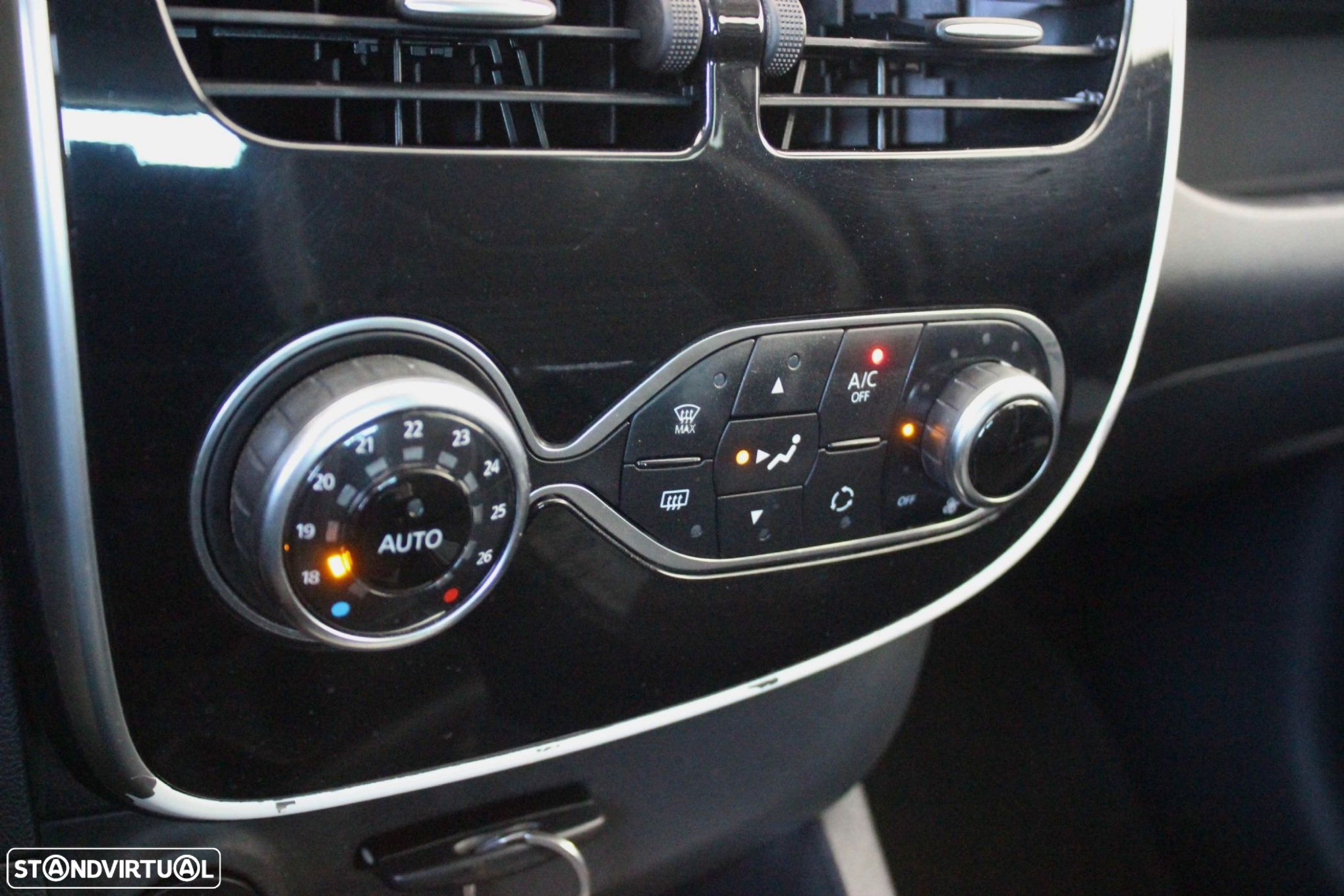Renault Clio 0.9 TCe Limited - 27