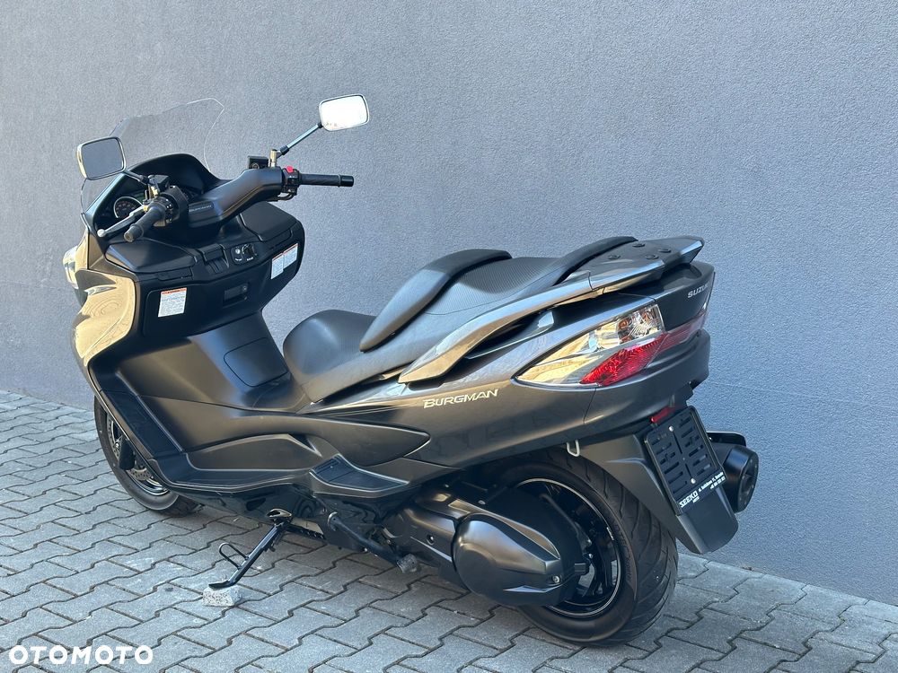Suzuki Burgman - 4