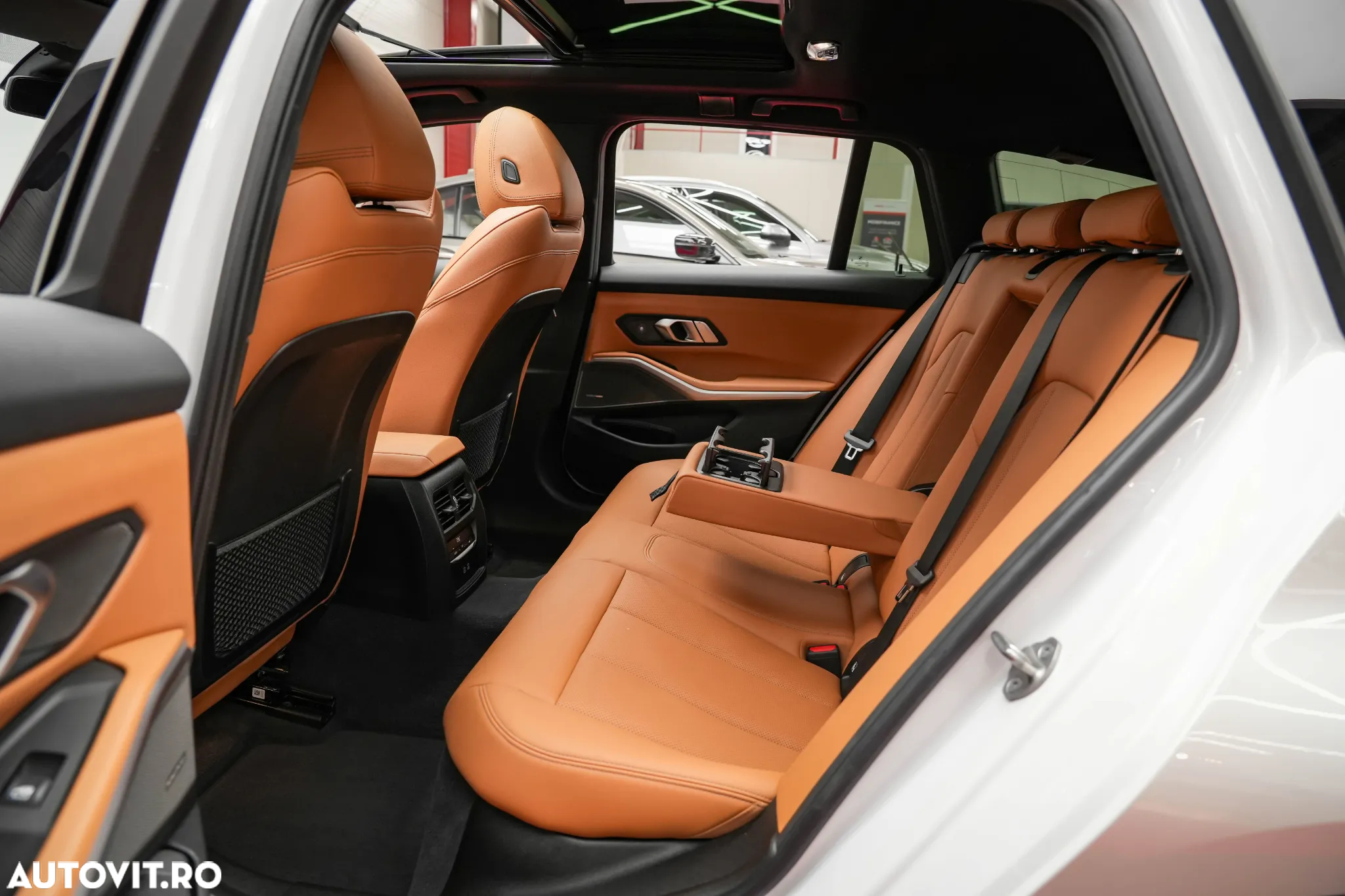 BMW Seria 3 318d Touring Aut. M Sport - 10