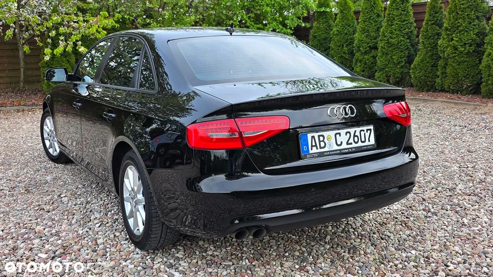 Audi A4 Limousine - 11