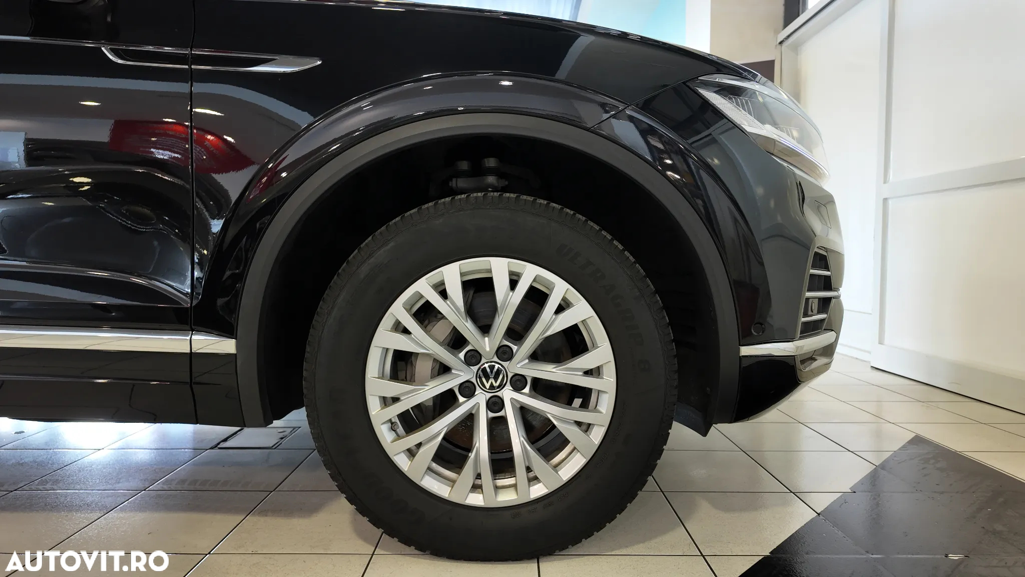 Volkswagen Touareg V6 TDI 4MOTION Elegance - 40