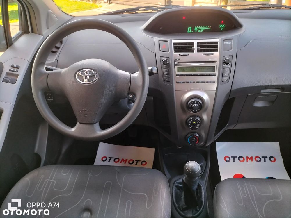 Toyota Yaris 1.0 Sol - 8