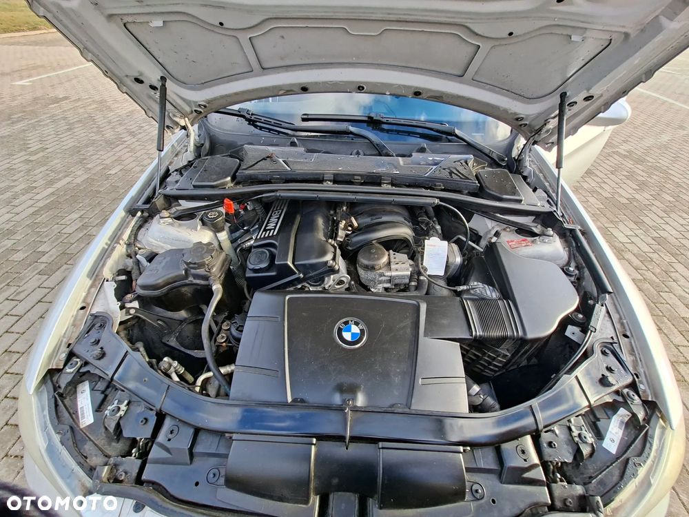 BMW Seria 3 318i - 7