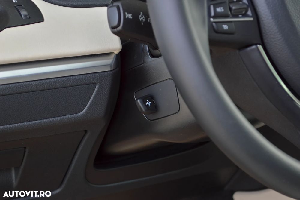 BMW Seria 5 520d Aut. Luxury Line - 27