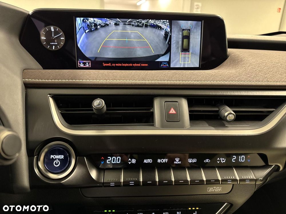 Lexus UX - 22