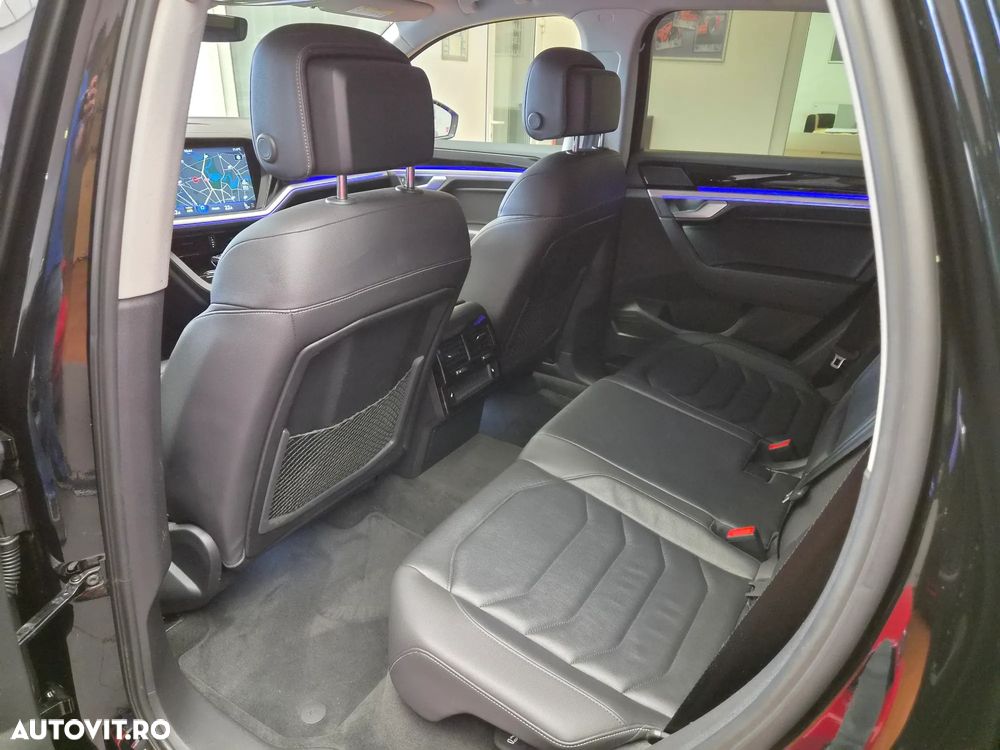 Volkswagen Touareg V6 TDI 4MOTION Elegance - 12