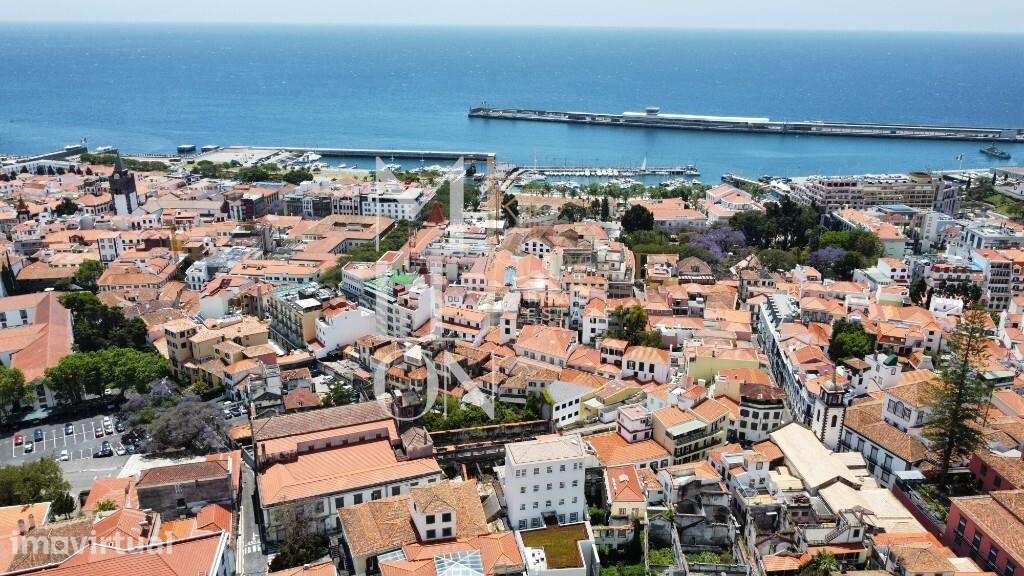 PRÉDIO HISTÓRICO NO FUNCHAL – ANTIGA ESCOLA DAS MERCÊS - Grande imagem: 2/14