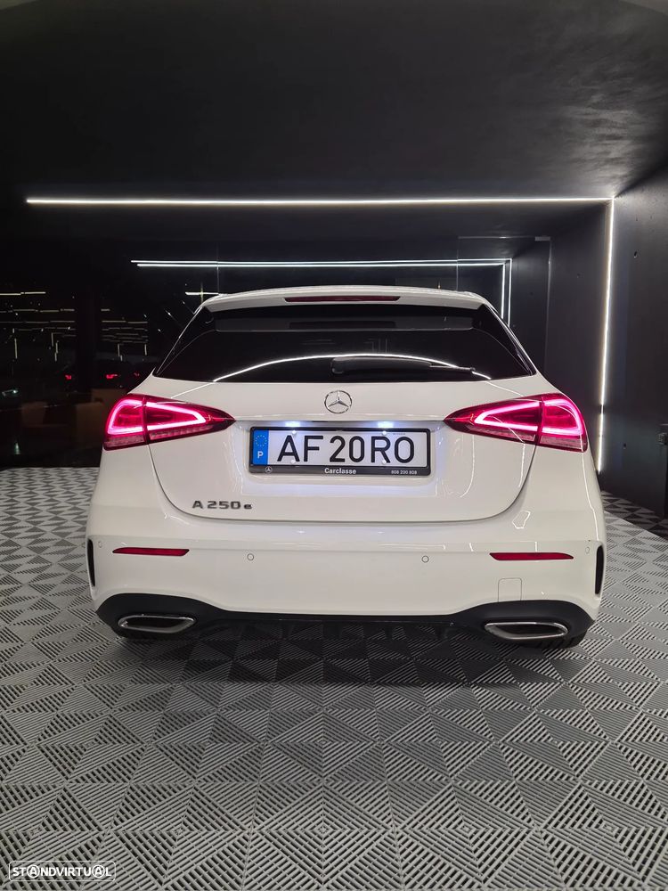 Mercedes-Benz A 250 e AMG Line - 4
