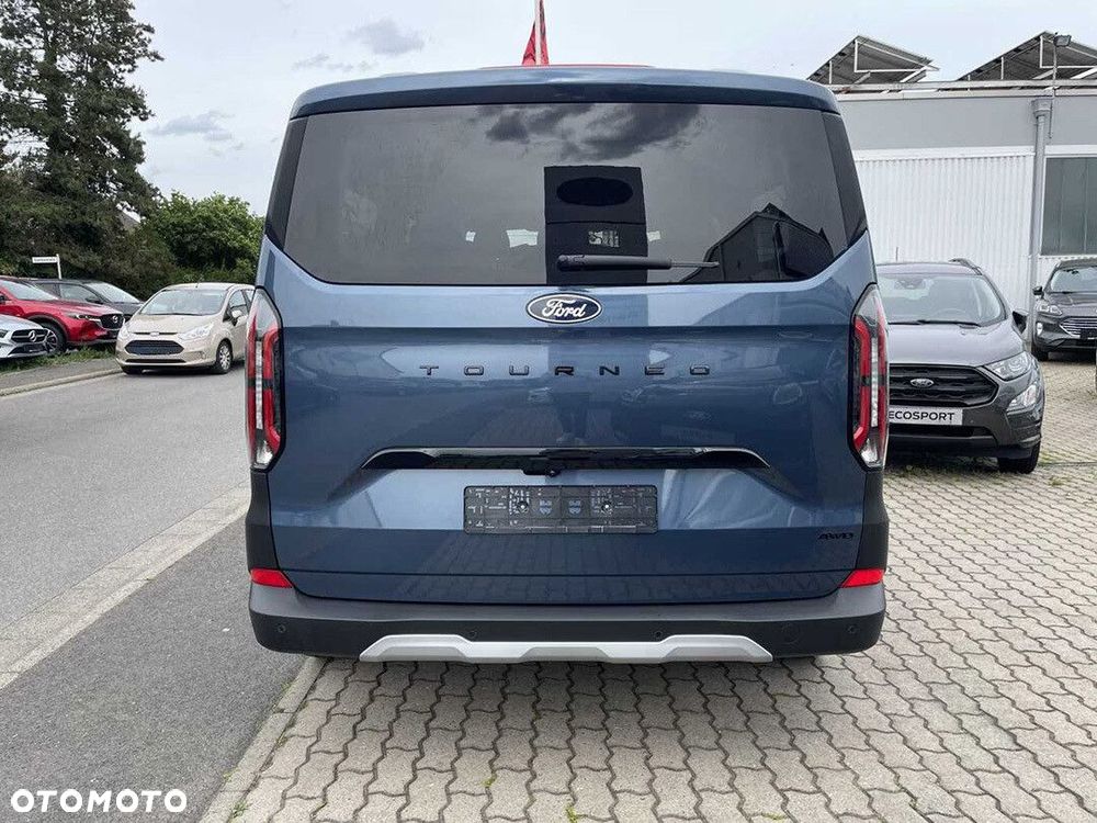 Ford Tourneo Custom - 5