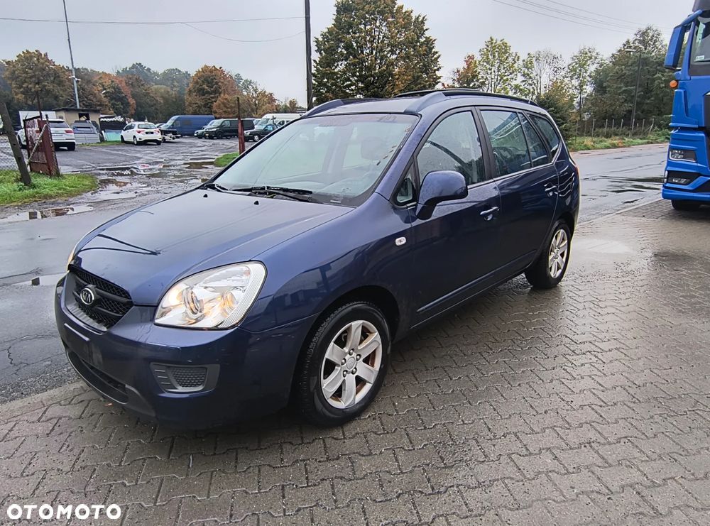 Kia Carens - 2