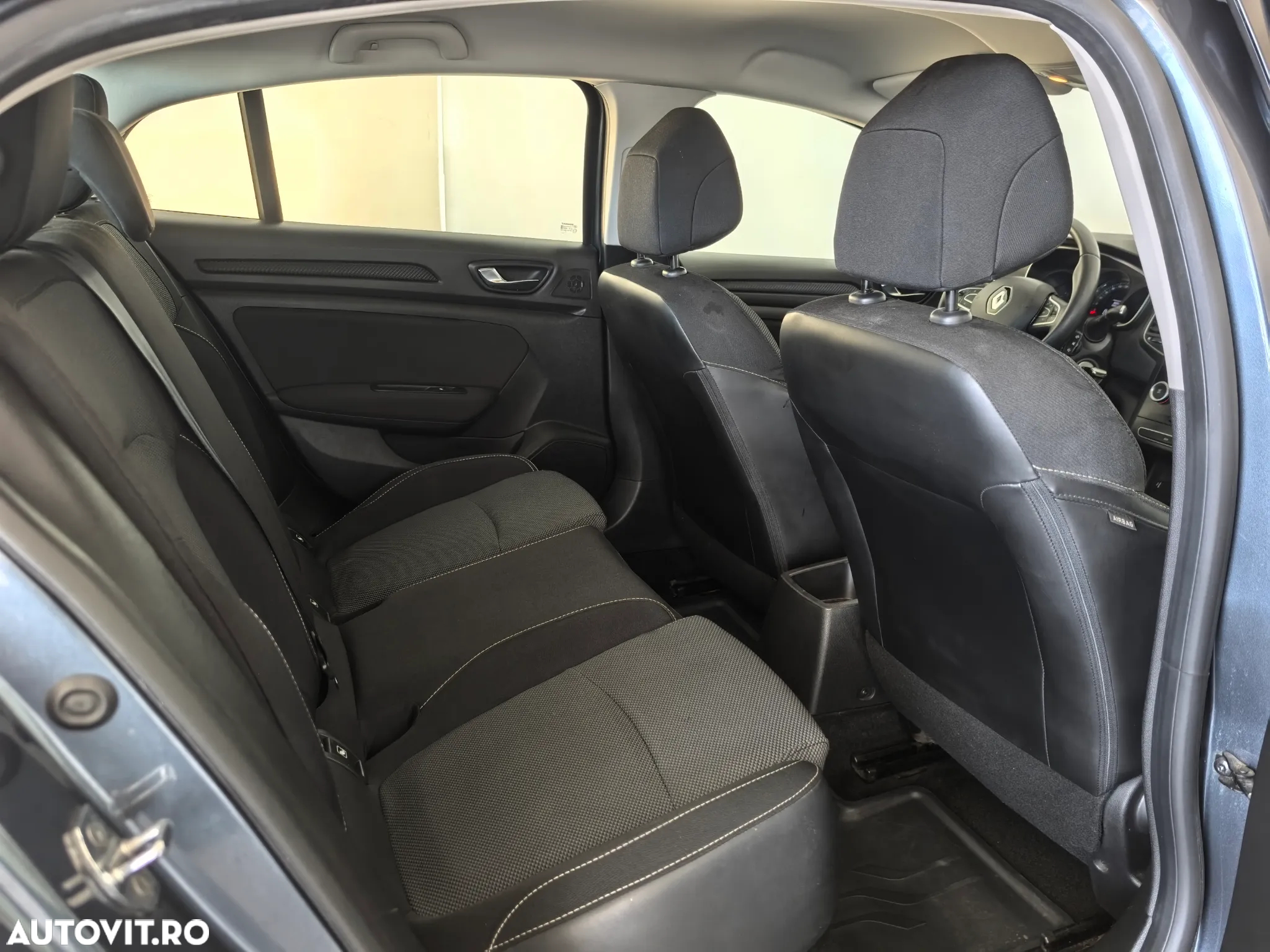 Renault Megane ENERGY TCe Zen - 25