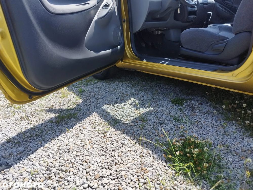 Toyota Yaris - 11
