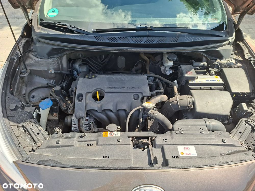 Kia Ceed - 11