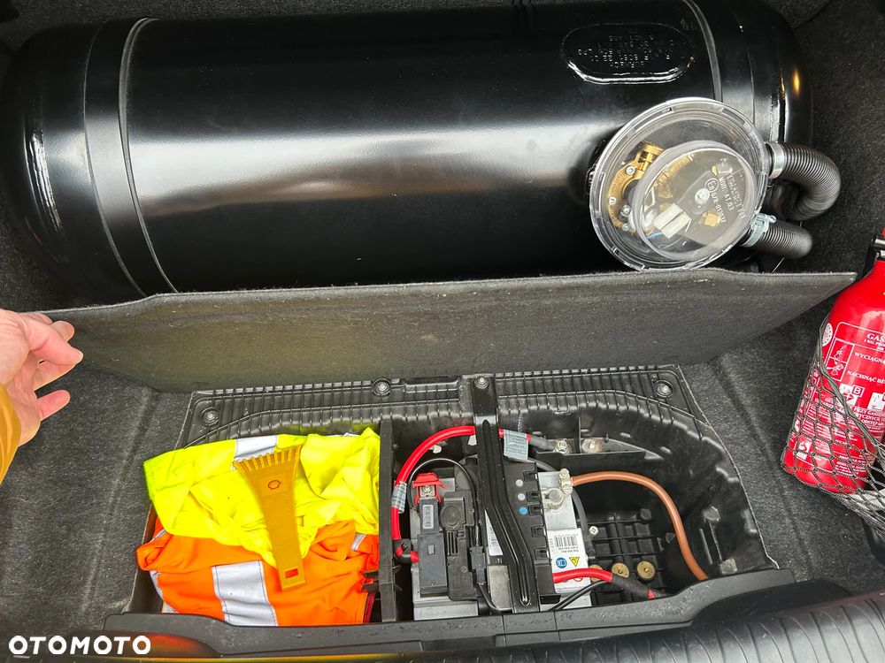 BMW Seria 1 116i - 28