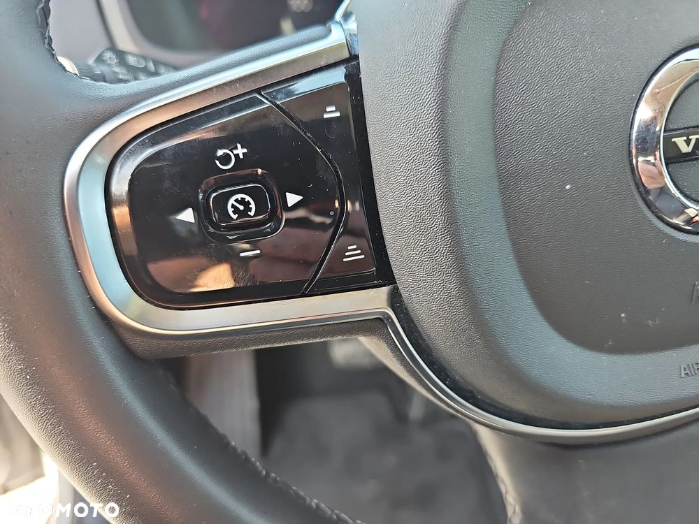Volvo XC 90 B5 D AWD Ultimate Bright 7os - 18