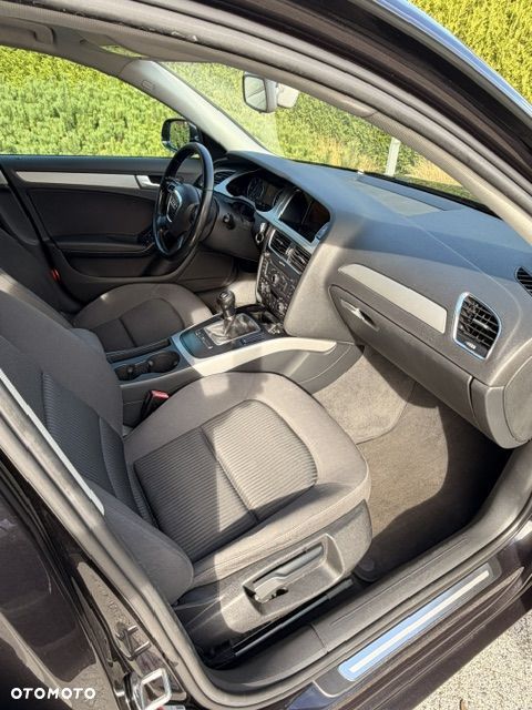 Audi A4 Limousine - 17