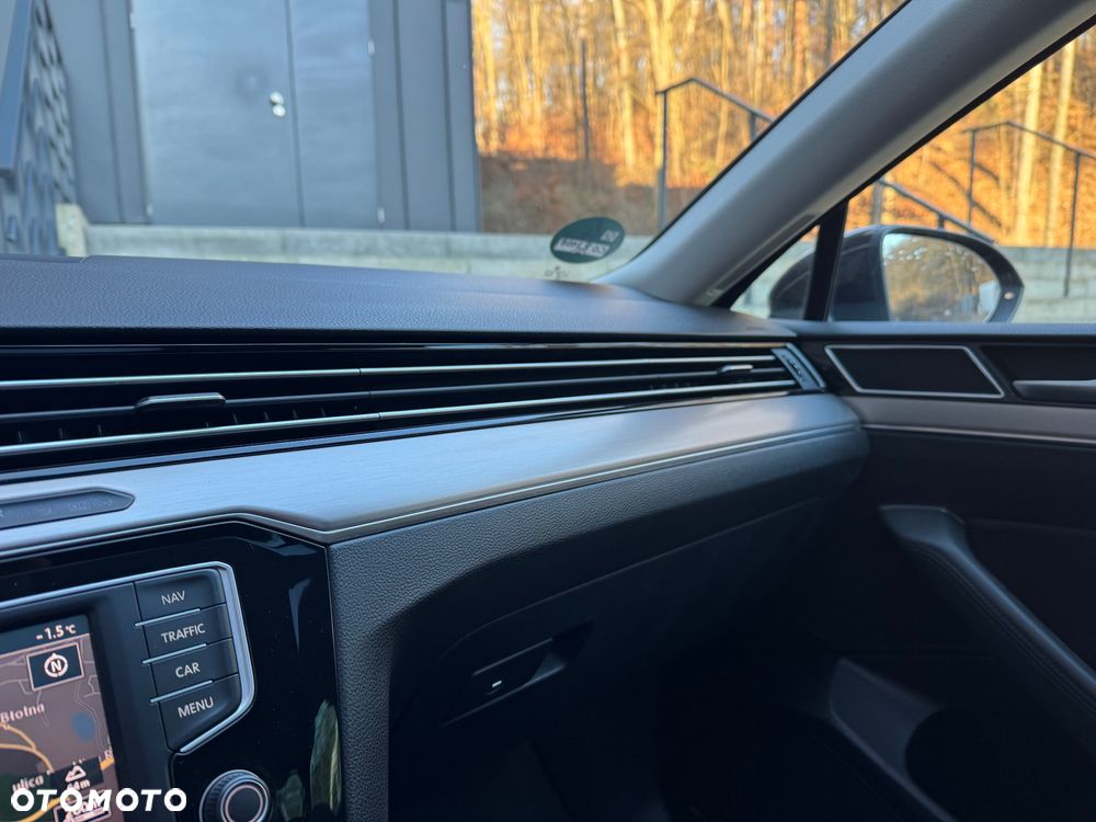 Volkswagen Passat 2.0 TDI SCR DSG Highline - 30