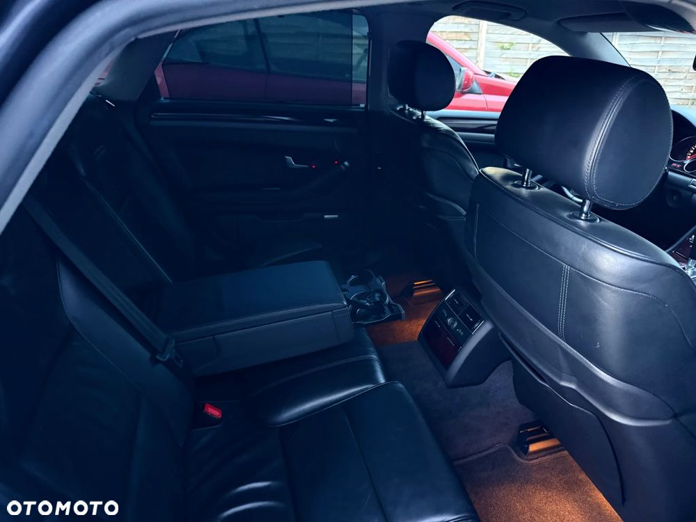 Audi A8 - 9