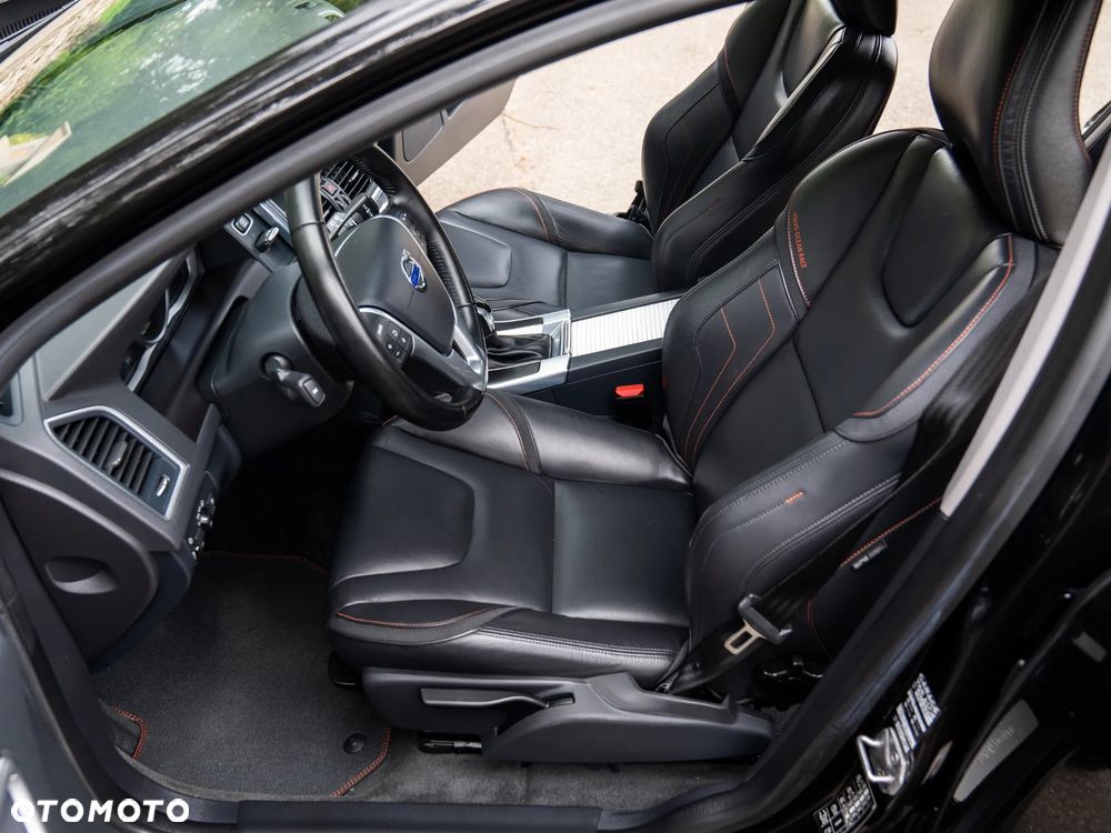 Volvo XC 60 D4 Drive-E Ocean Race - 31