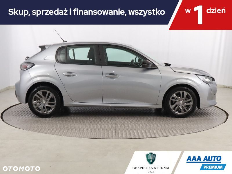 Peugeot 208 - 7