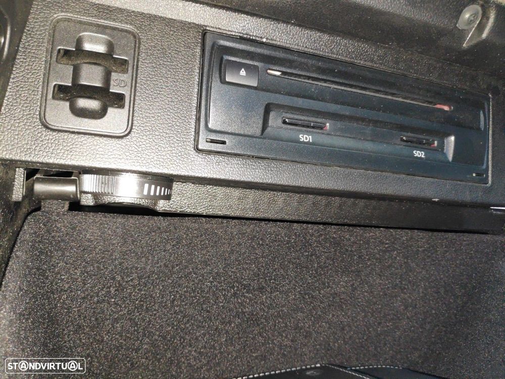 VW Passat Variant 1.6 TDI Confortline DSG - 27
