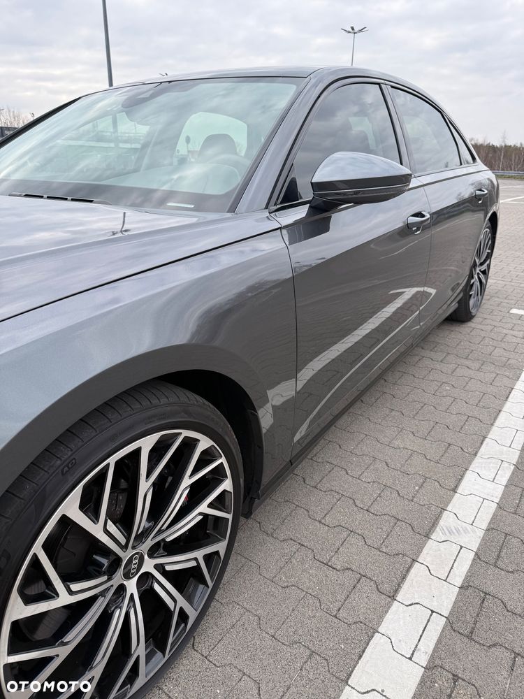Audi S8 - 12