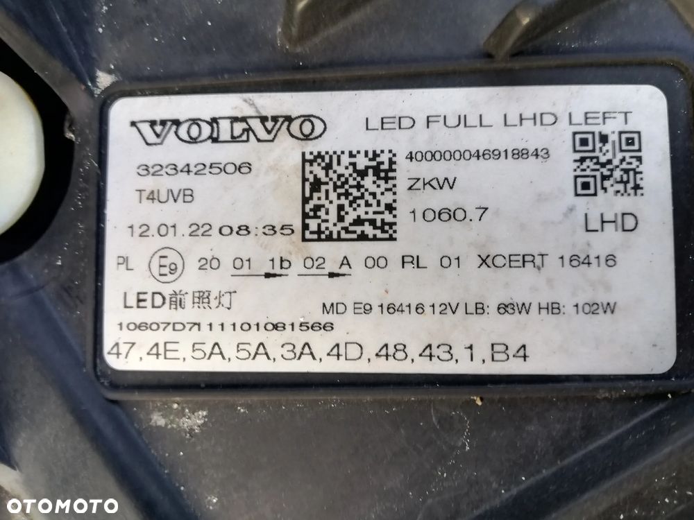 Volvo XC 60 B4 D AWD Geartronic Momentum Pro - 28